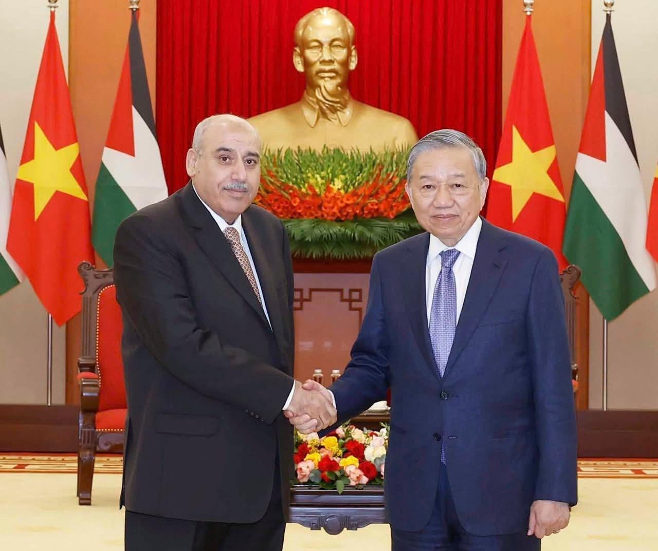  "رئيس النواب" يلتقي كبار المسؤولين في فيتنام