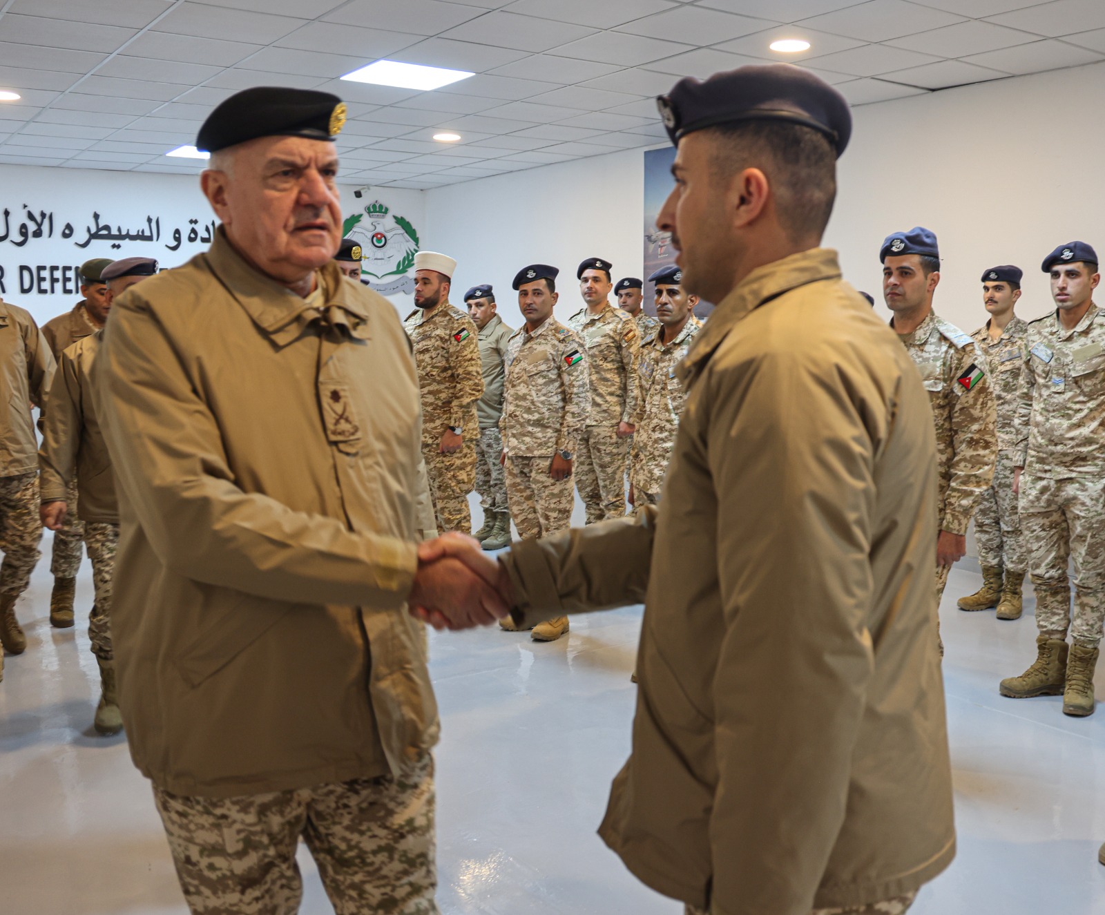  الحنيطي يؤدي صلاة عيد الفطر ويلتقي عدد من مرتبات سلاح الجو الملكي