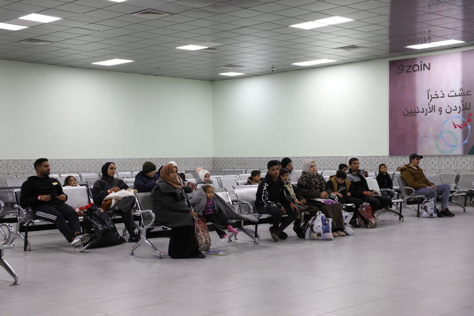  القوات المسلحة تُجلي دفعة جديدة من أطفال غزة المرضى لتلقي العلاج بالمملكة