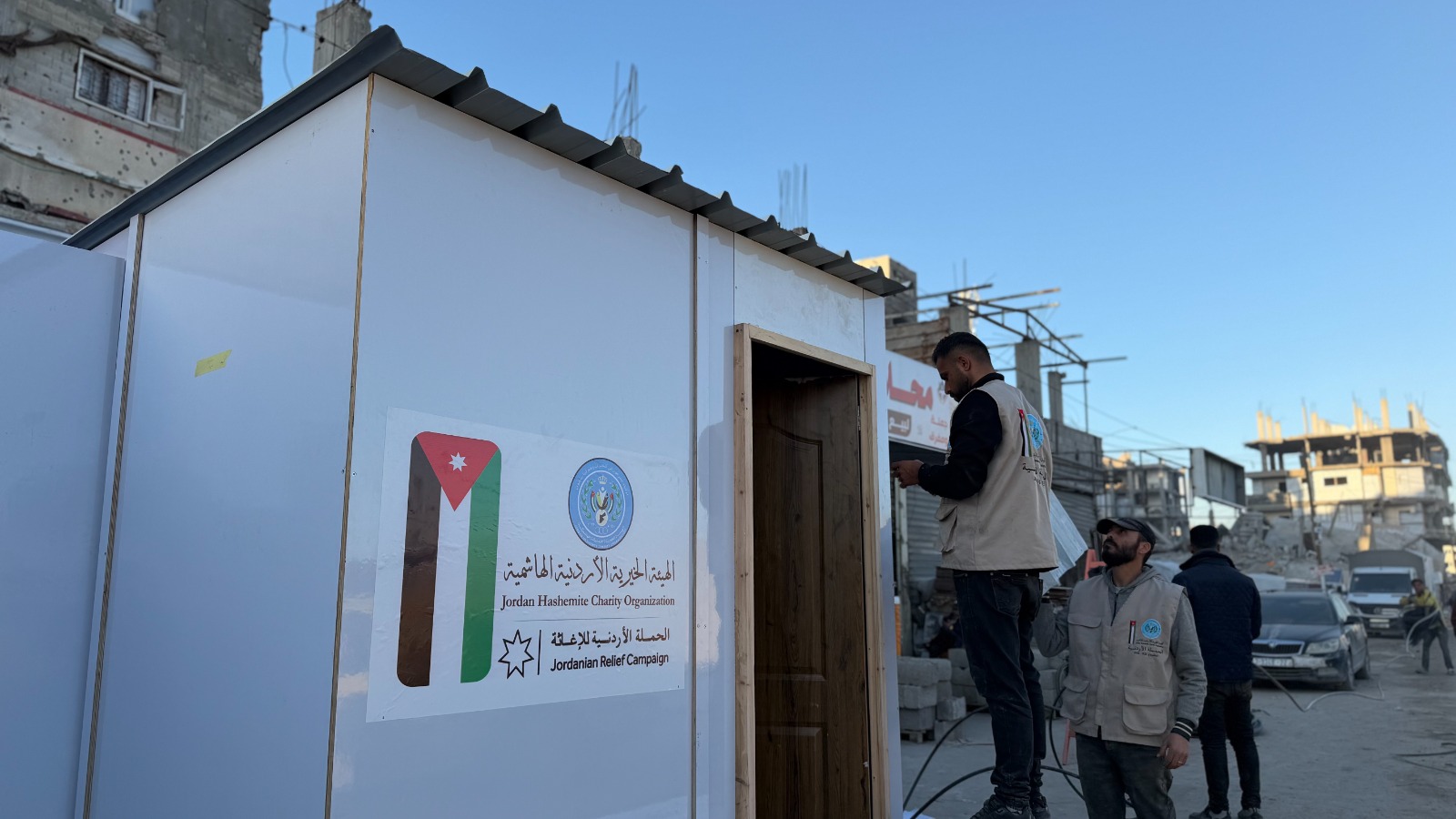  الخيرية الأردنية الهاشمية تبدأ تصنيع وتركيب وتوزيع المنازل المتنقلة من داخل قطاع غزة