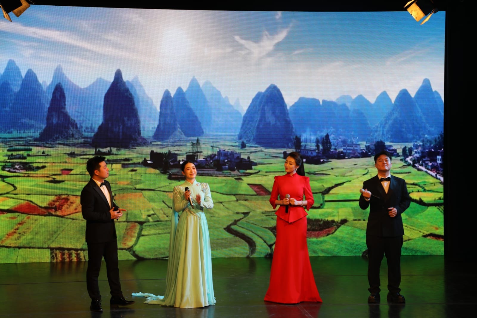  انطلاق فعاليات عيد الربيع الصيني 