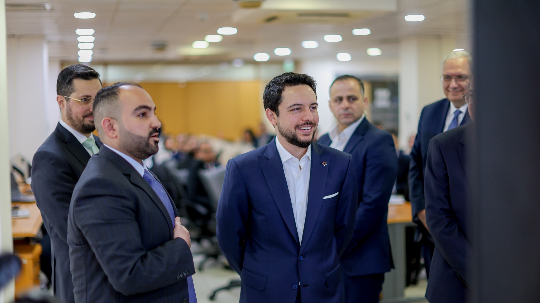  ولي العهد يزور وزارة الاقتصاد الرقمي والريادة ويلتقي الفريق المطور لتطبيق سند