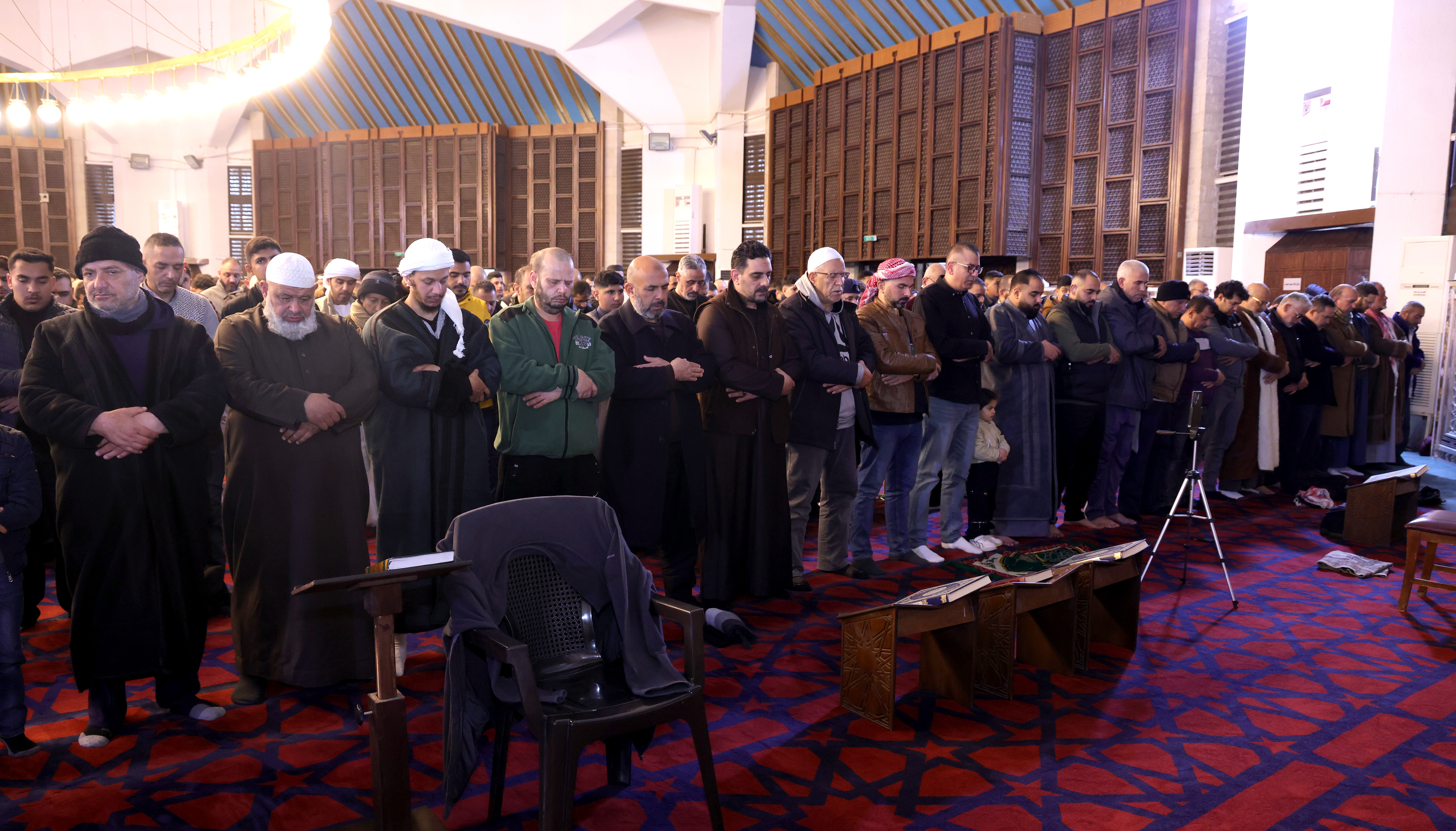  الأردنيون يؤدون صلاة عيد الفطر السعيد