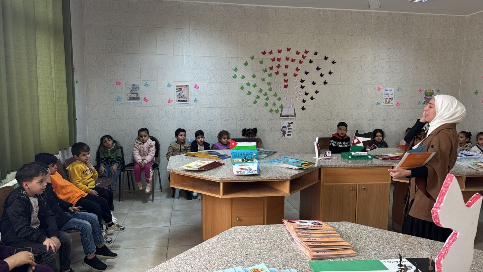  "ثقافة الزرقاء" تنظم معرضا للكتاب في مدرسة اليرموك 