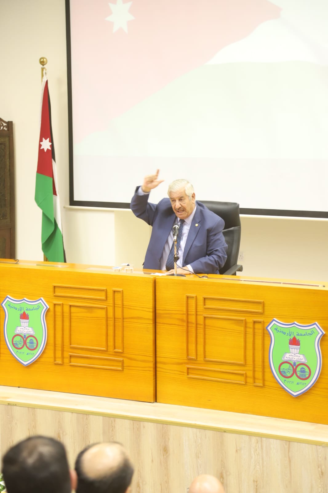 احتفالات وطنية واسعة بيوم العلم الأردني في مختلف المحافظات