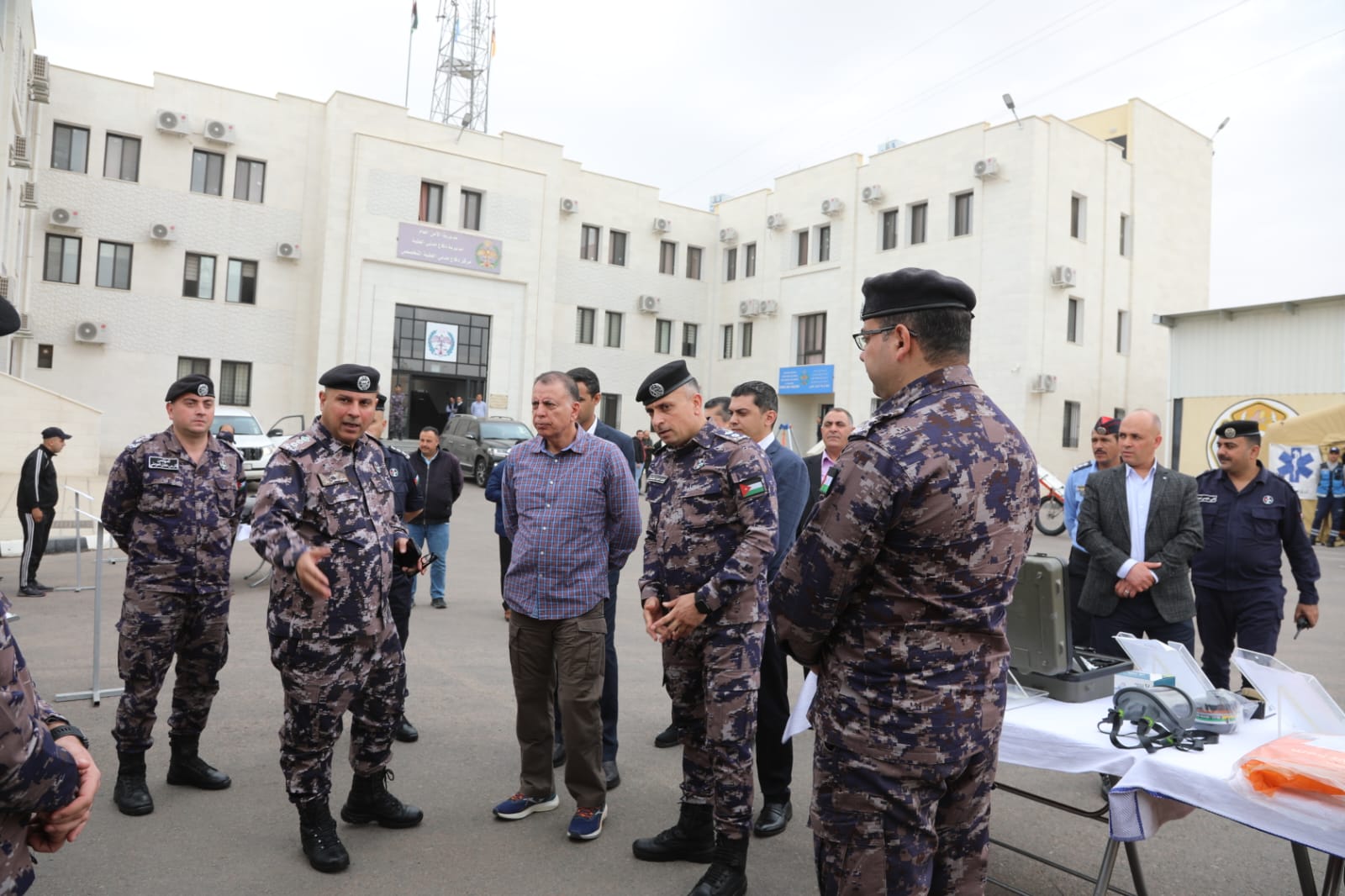 وزير الداخلية يزور محافظة العقبة