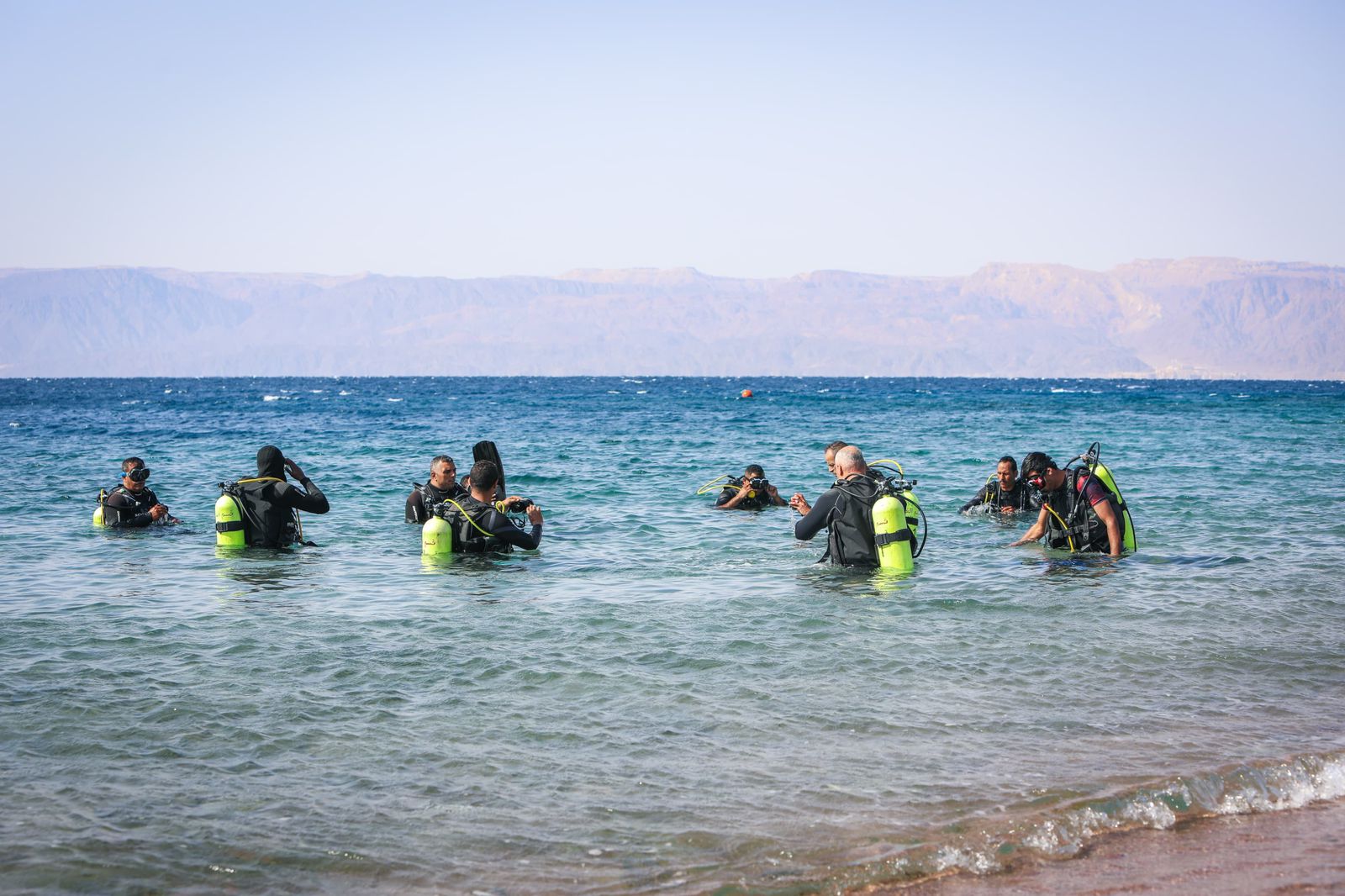  مديرية الأمن العام تنفذ حملة بيئية لتنظيف جوف البحر بالعقبة