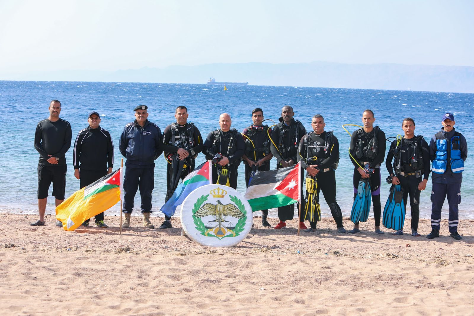  مديرية الأمن العام تنفذ حملة بيئية لتنظيف جوف البحر بالعقبة