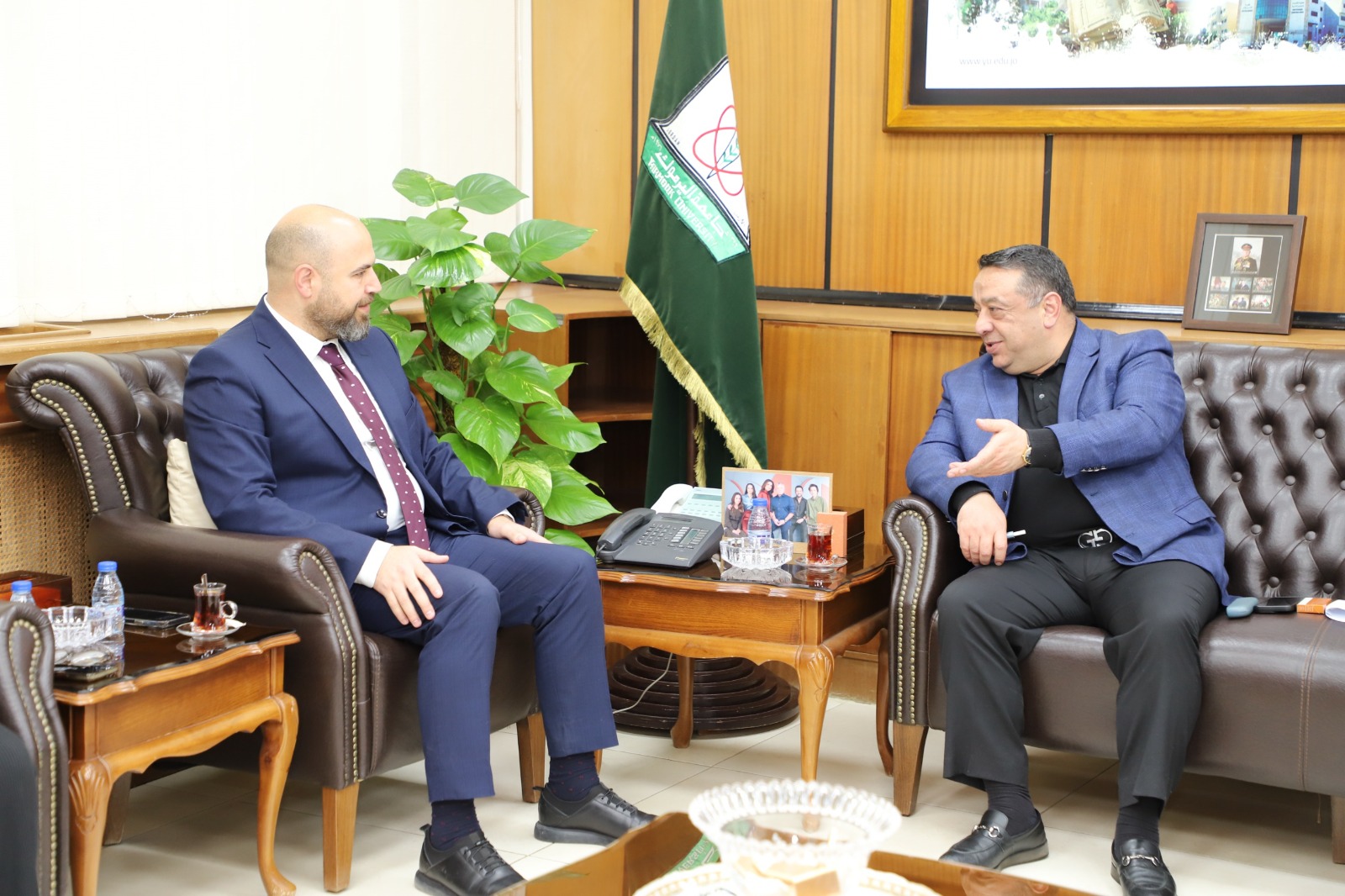 بحث سبل التعاون بين "اليرموك" و"البريد الأردني"