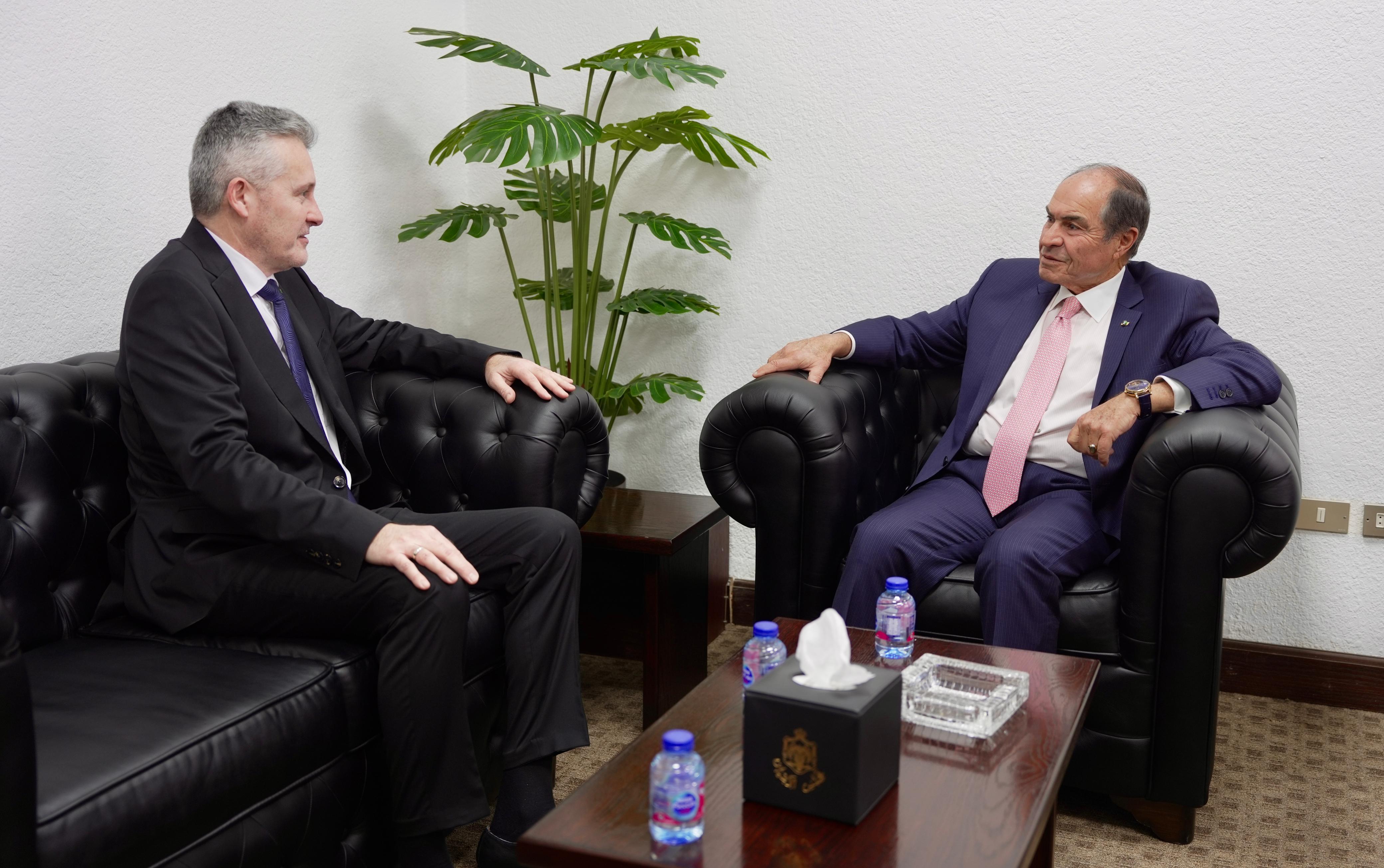 العين الملقي يلتقي السفير الهنغاري في الأردن