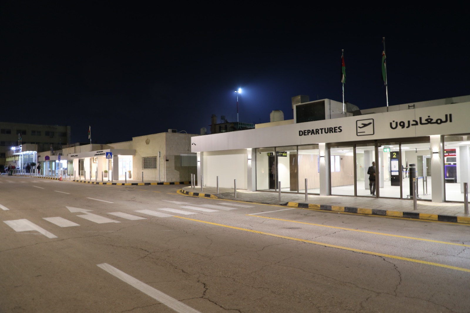  "مطار مدينة عمّان" يستقبل أول طائرة بعد تشغيله