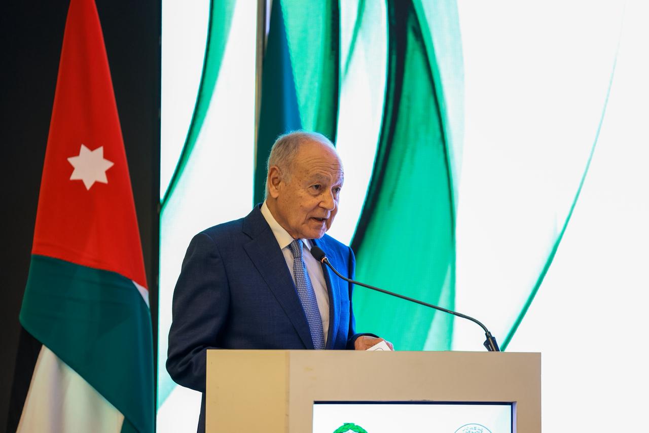  رئيس الوزراء يفتتح المؤتمر العربي لتنفيذ إعلان مؤتمر القمة العالمي الثاني للتنمية الاجتماعية ضمن الدورة ال 45 لمجلس وزراء الشؤون الاجتماعية العرب