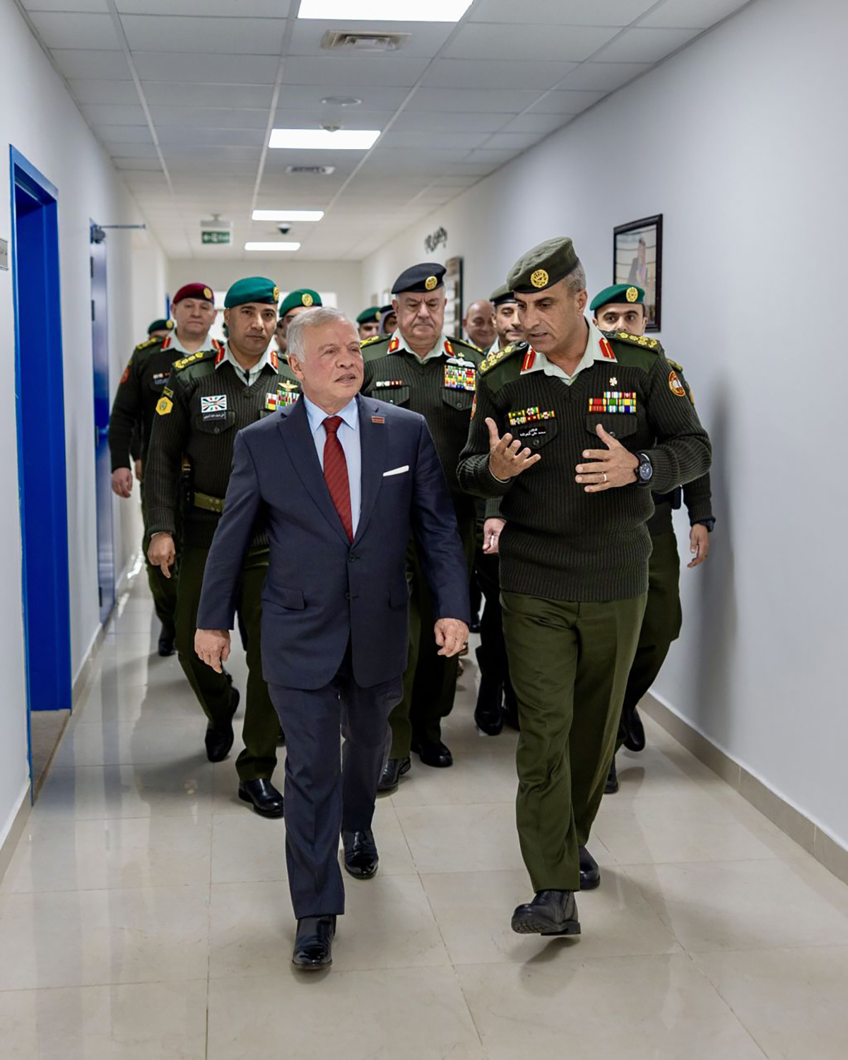 الملك يفتتح مجمع طب وجراحة الفم والأسنان العسكري في عمان