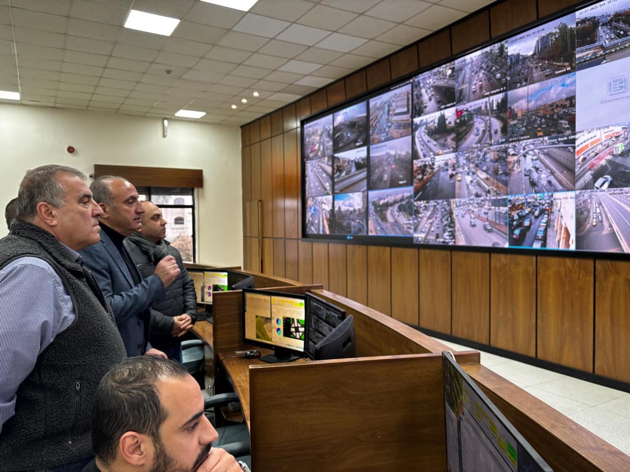  الشواربة يتفقد مناطق الأمانة وغرفة طوارئ المدينة