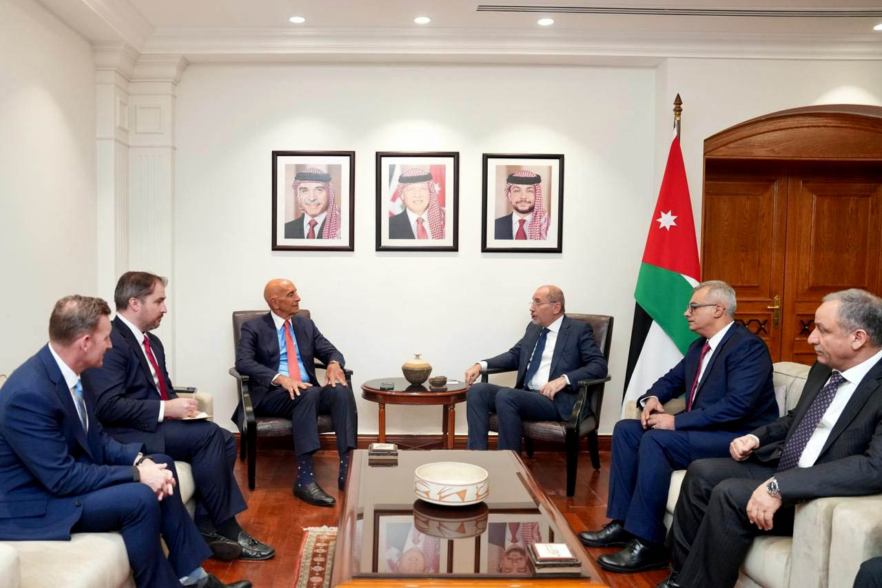  وزير الخارجية يلتقي المبعوث الأميركي الخاص الى سوريا