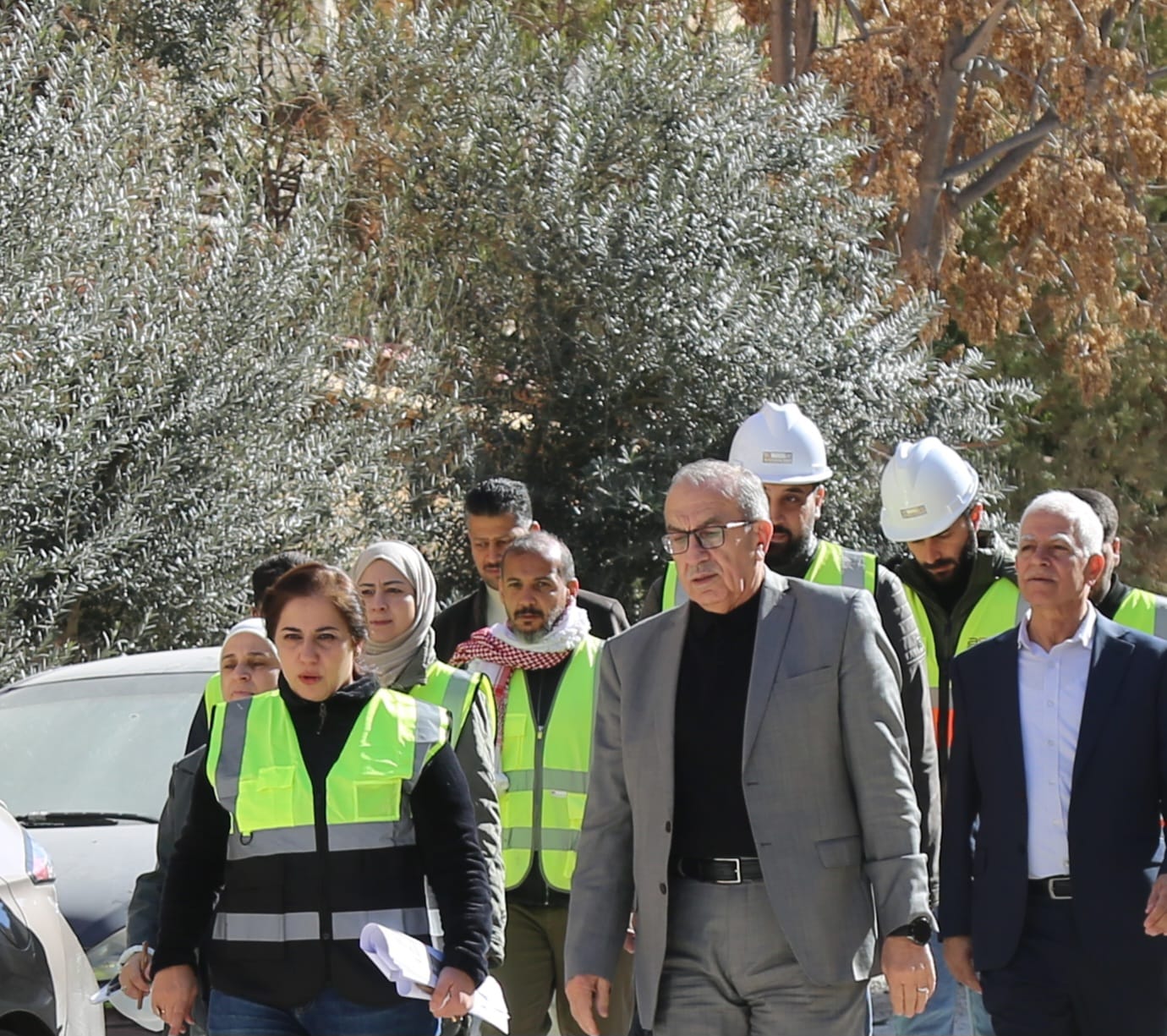  وزير الأشغال يتفقد مشروع صيانة إسكان الأميرة إيمان في سحاب