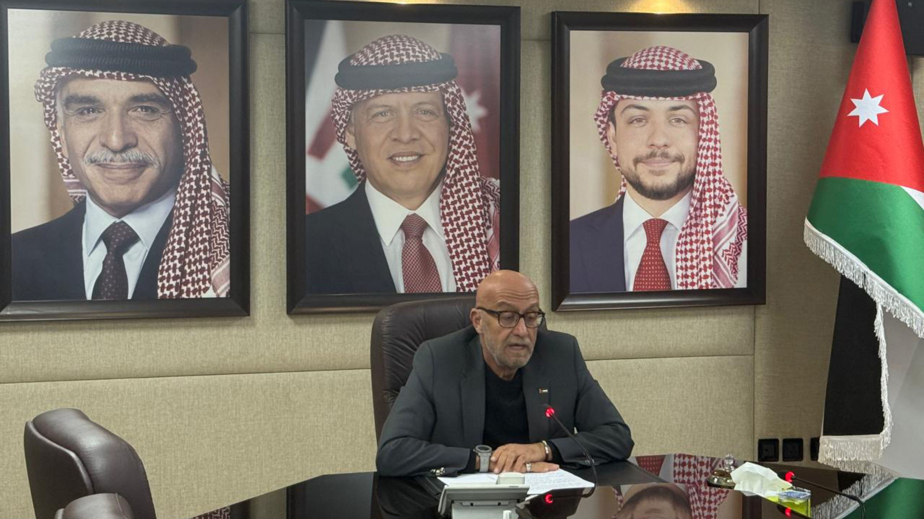  وزير المياه يؤكد ضرورة تحسين مستوى الخدمات المقدمة للمواطنين 