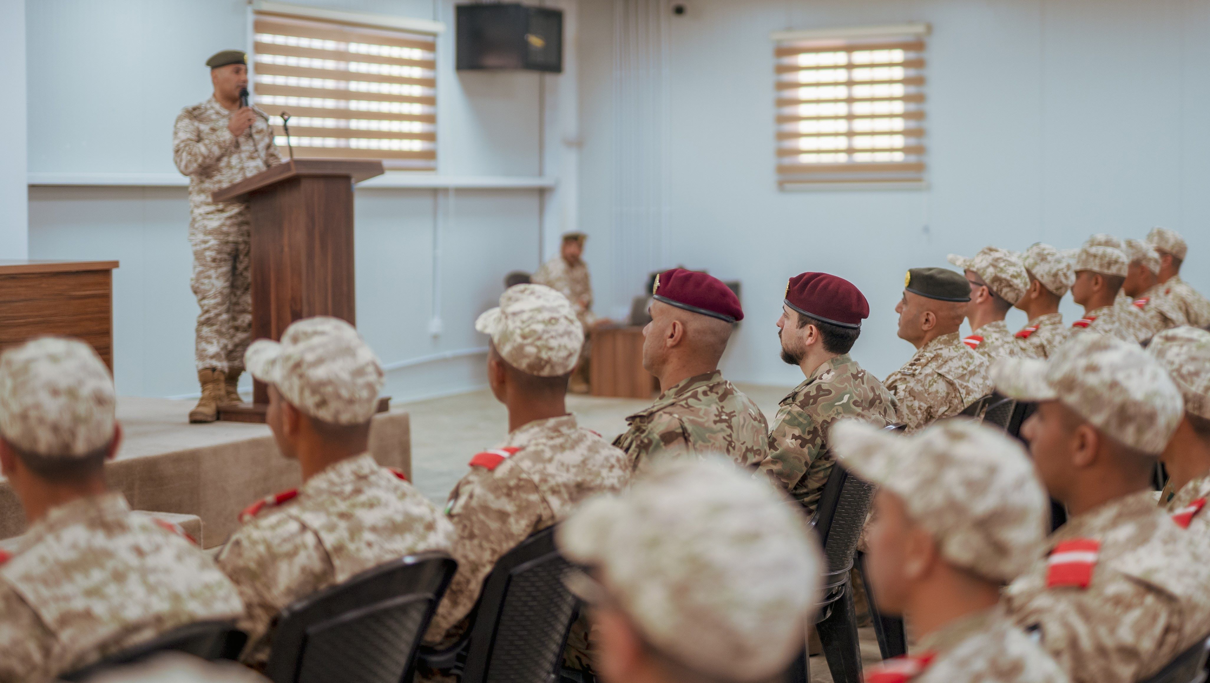  ولي العهد يزور مركز تدريب خدمة العلم ويطلع على سير البرامج التدريبية