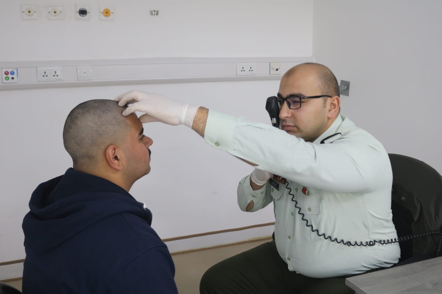 القوات المسلحة تبدأ بإجراء الفحوصات الطبية للمكلفين بخدمة العلم