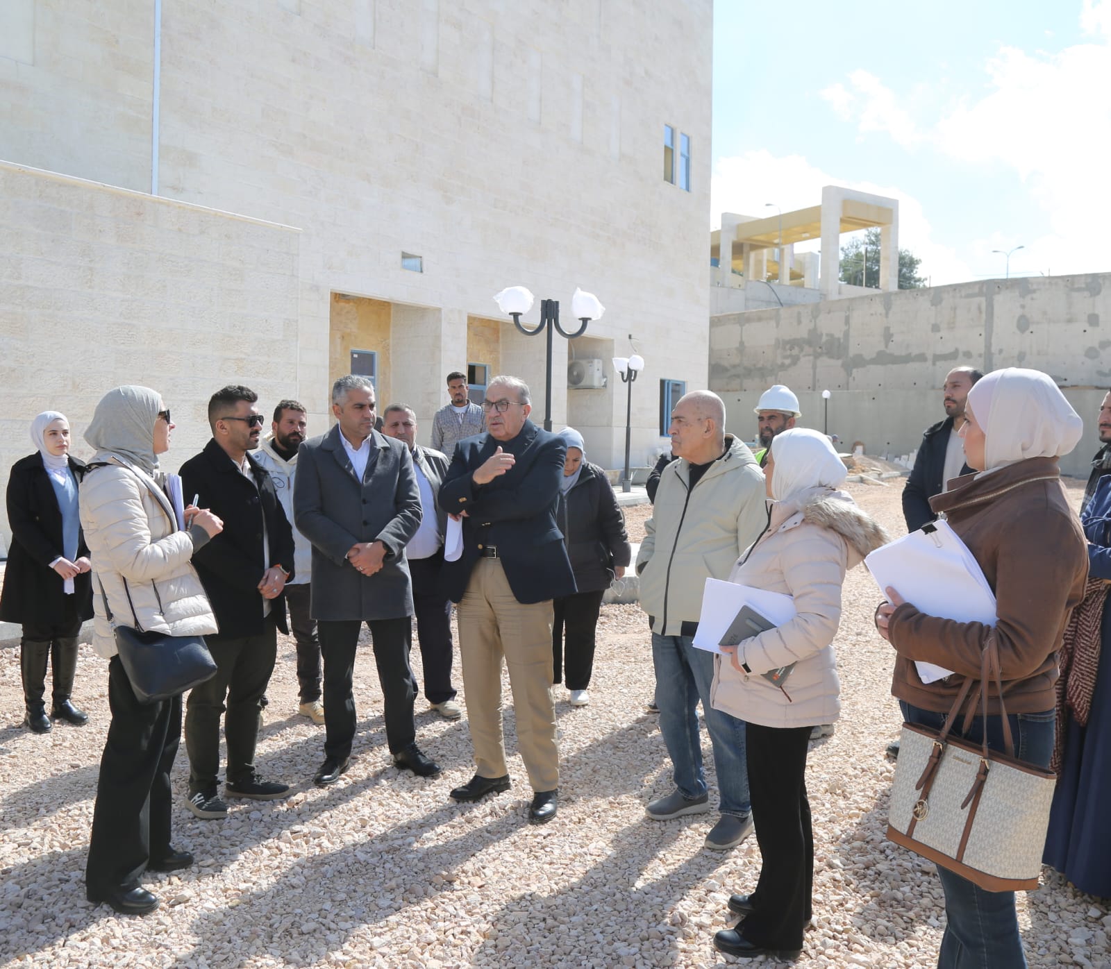 وزير الأشغال يتفقد مشروع توسعة مستشفى الإيمان الحكومي في عجلون