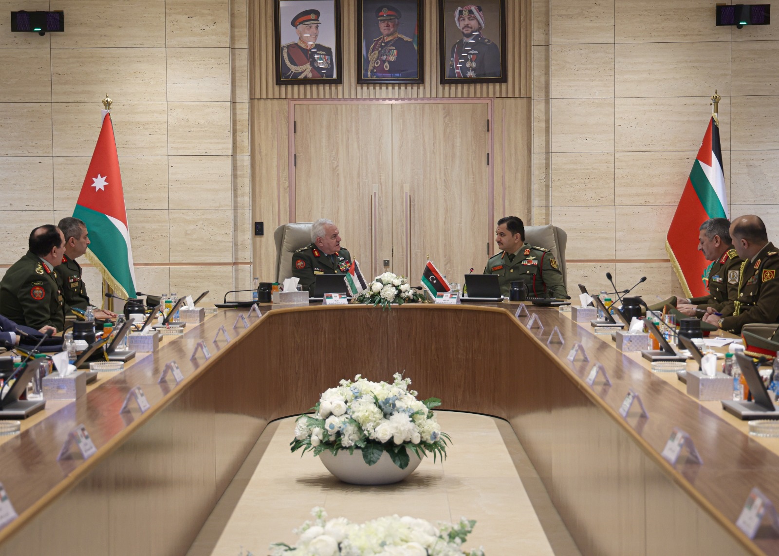  الحنيطي يستقبل نائب القائد العام للقوات المسلحة العربية الليبية