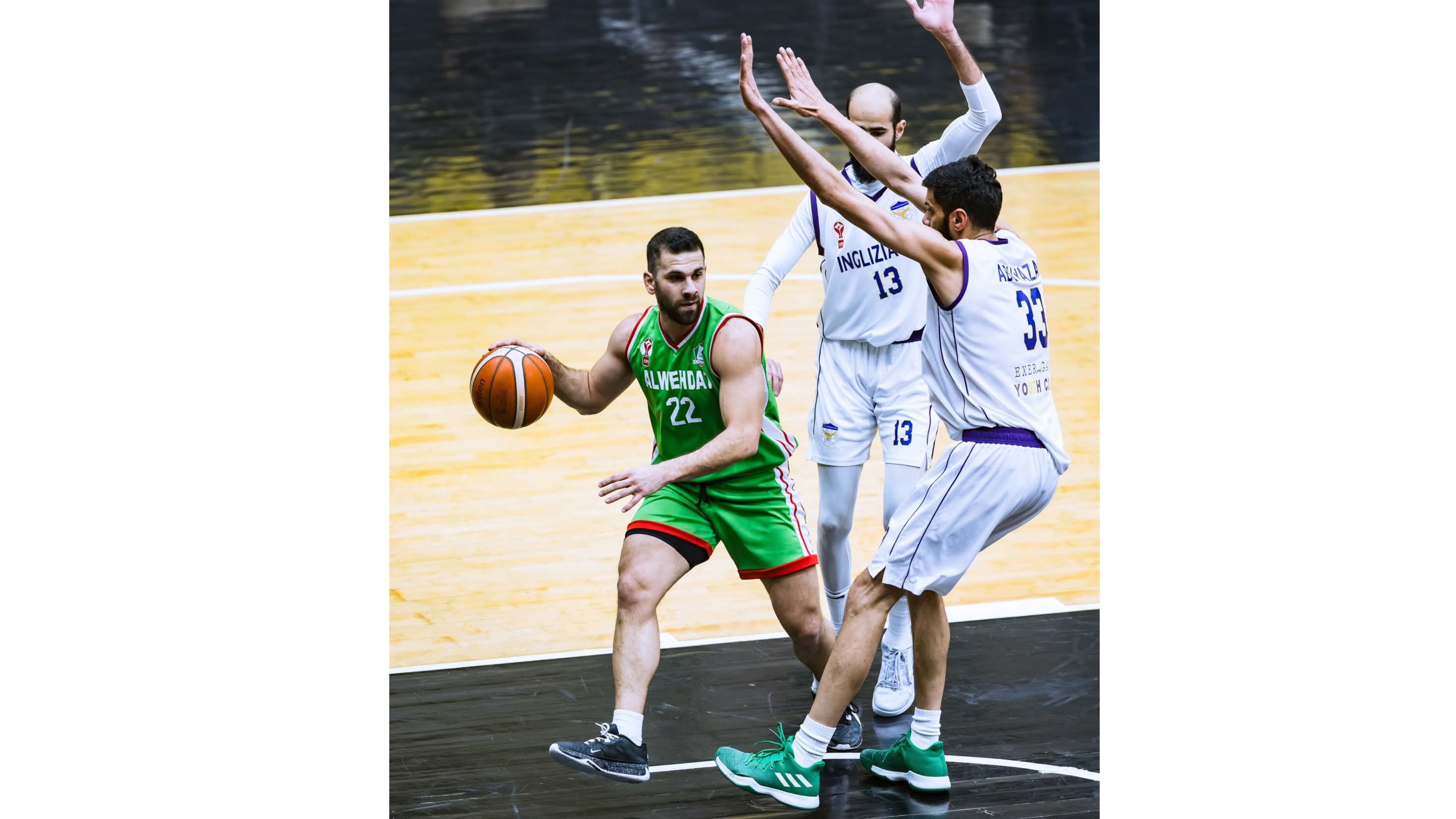  الوحدات يتفوق على الإنجليزية في ممتاز السلة