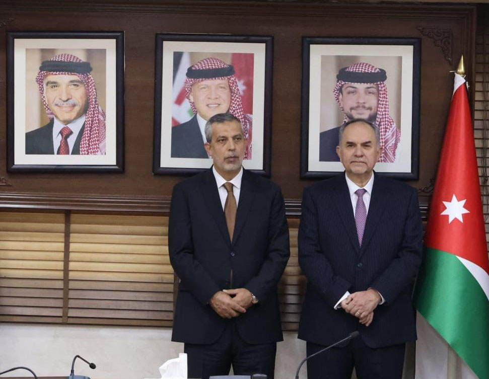  رئيس الديوان الملكي يفتتح ويتفقد مشاريع مبادرات ملكية بالزرقاء