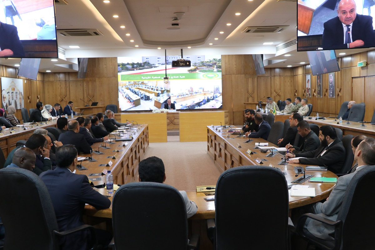  العودات يحاضر في كلية الدفاع الوطني الملكية الأردنية