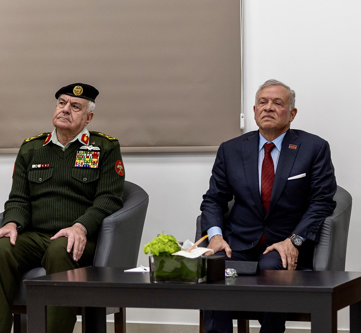 الملك يفتتح مجمع طب وجراحة الفم والأسنان العسكري في عمان