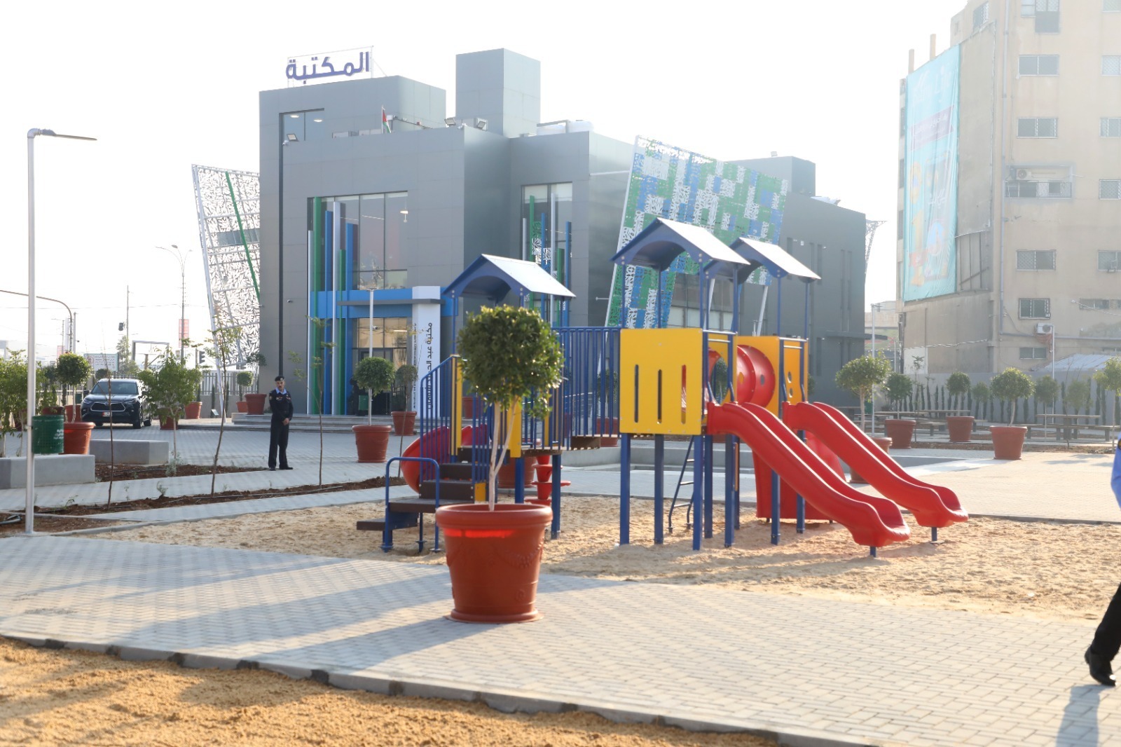  رئيس الديوان الملكي يفتتح ويتفقد مشاريع مبادرات ملكية بالزرقاء