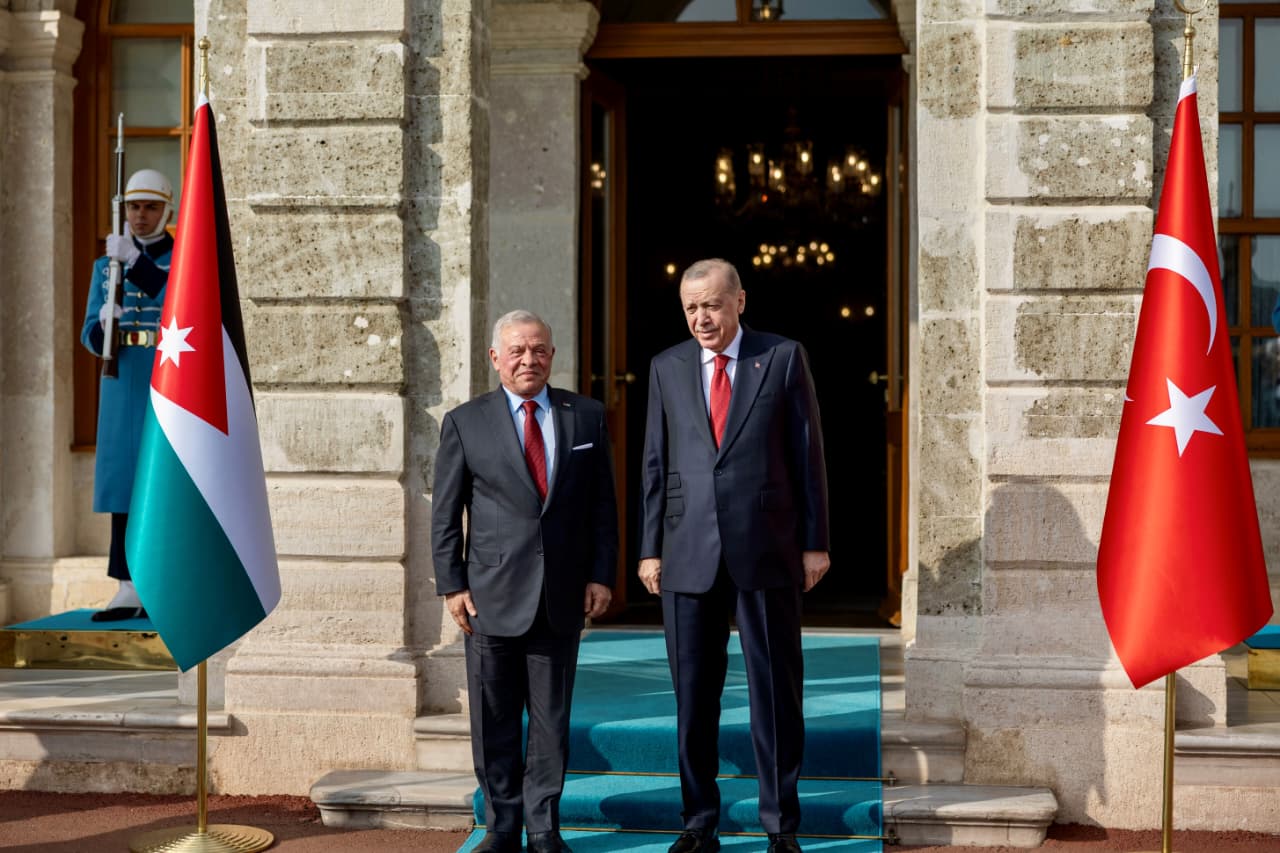  الملك والرئيس التركي يعقدان مباحثات في اسطنبول