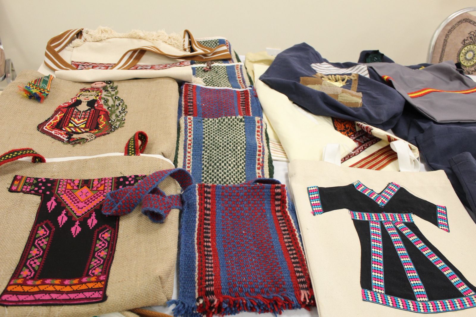  سيدات من قرى حوض الديسي يجسدنَ نموذجا متقدما بالعمل التنموي