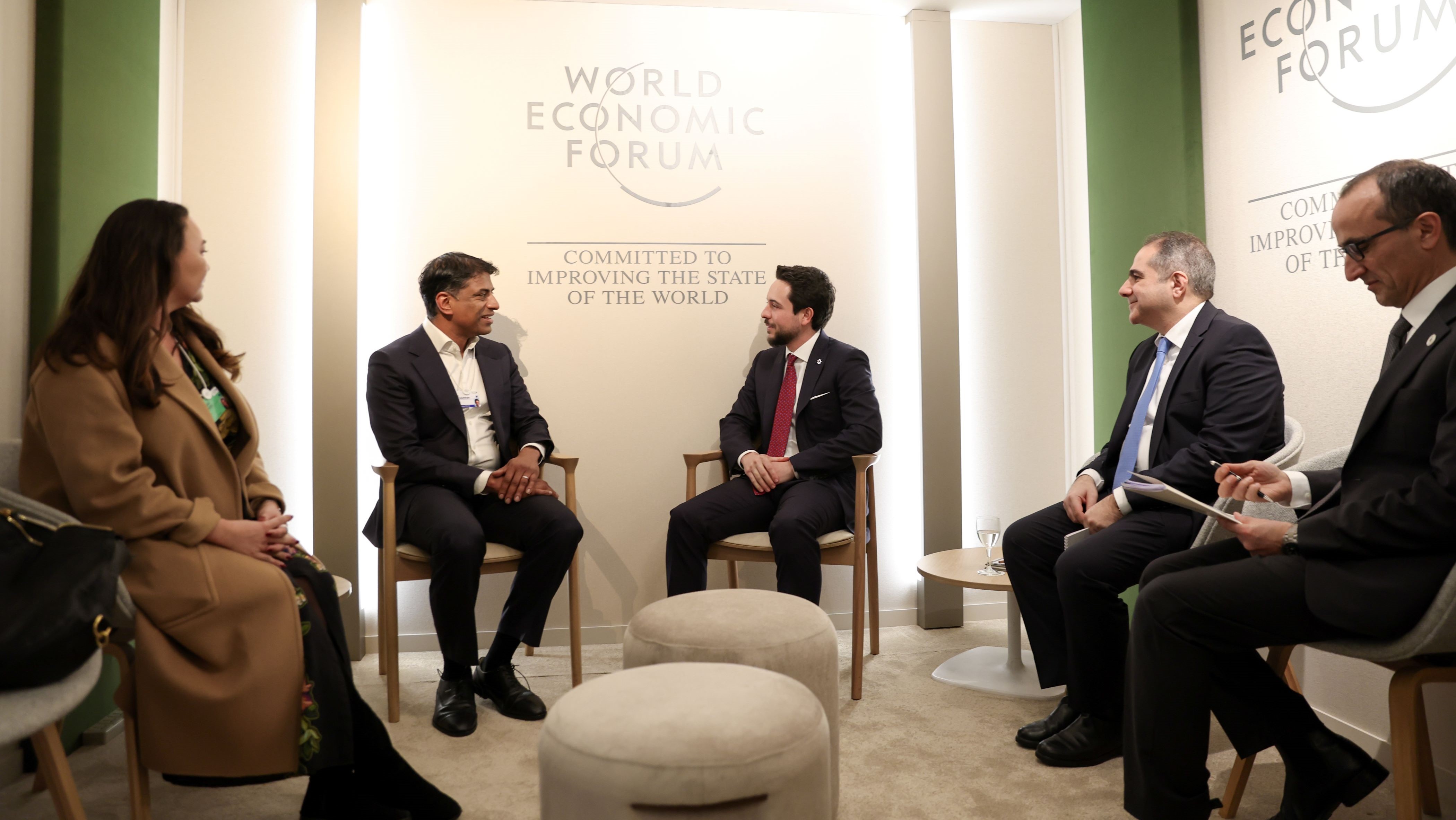  ولي العهد يلتقي المدير التنفيذي لشركة "إمبراير" لصناعة الطائرات ورؤساء تنفيذين لشركات عالمية