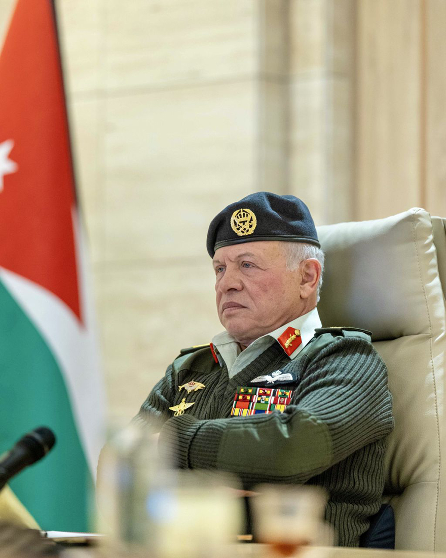  الملك يرافقه ولي العهد يزور القيادة العامة للقوات المسلحة