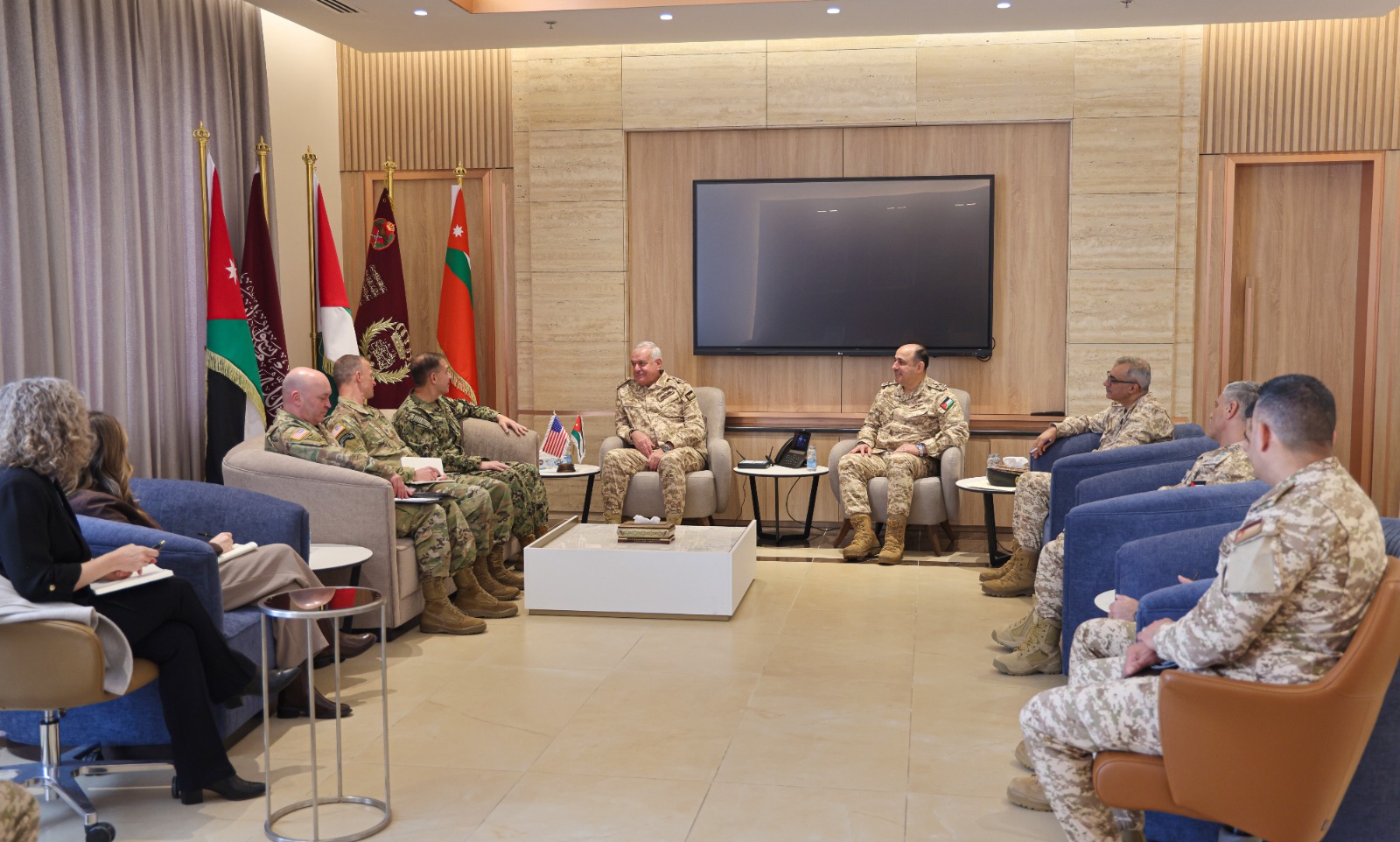 رئيس هيئة الأركان يستقبل قائد القوات المركزية الأميركية