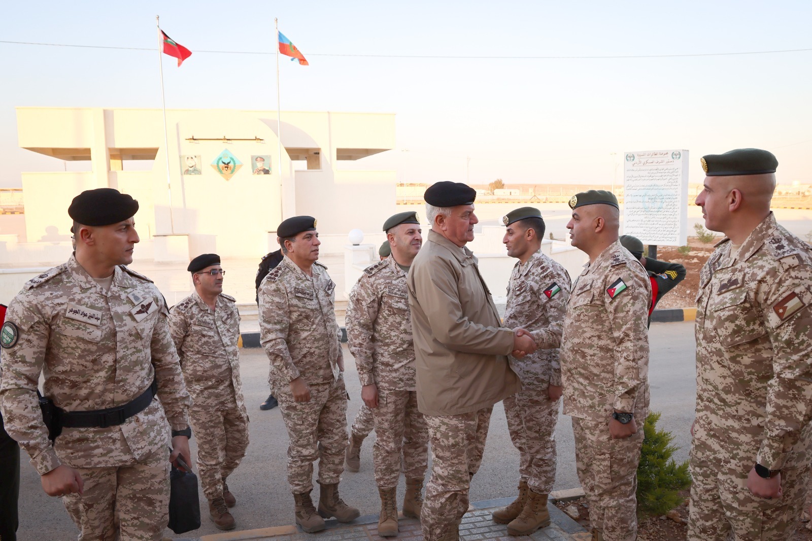  الحنيطي يتفقد مشاريع إنشائية في لواء الأمير الحسن بن طلال المدرع 60