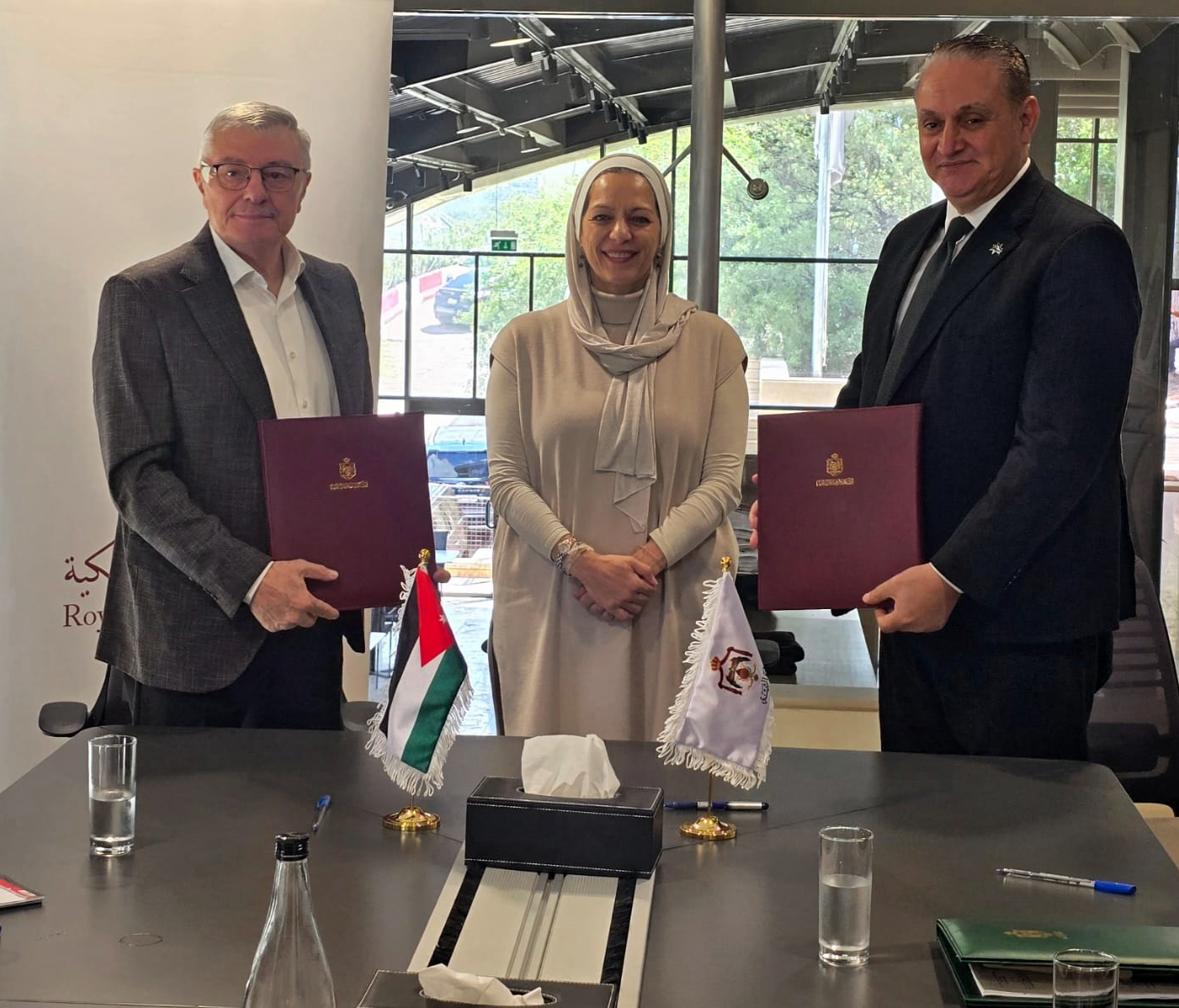  اتفاقية تعاون بين وزارة البيئة والحديقة النباتية الملكية