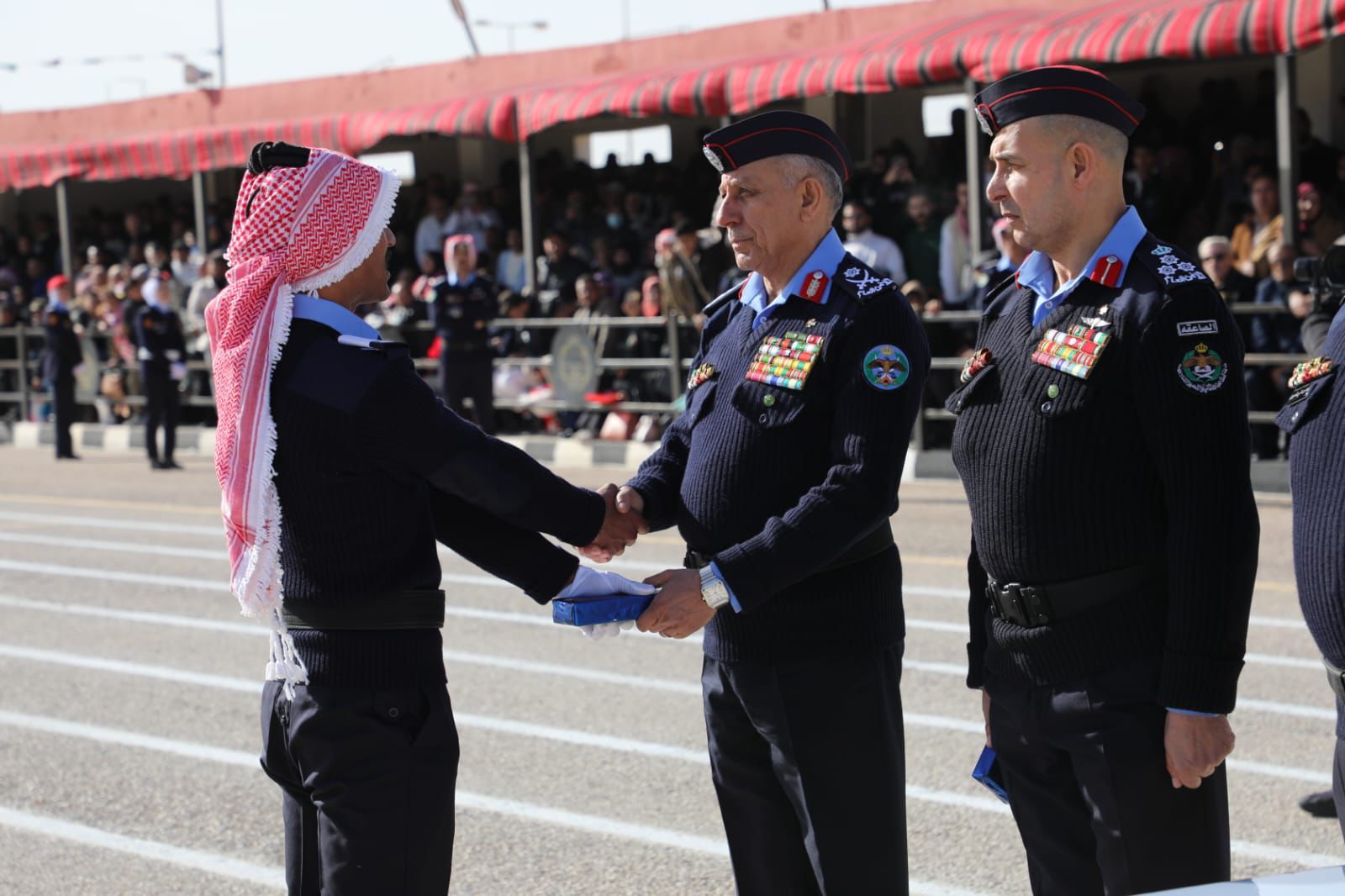  اللواء المعايطة يرعى تخريج كوكبة من مستجدي الأمن العام