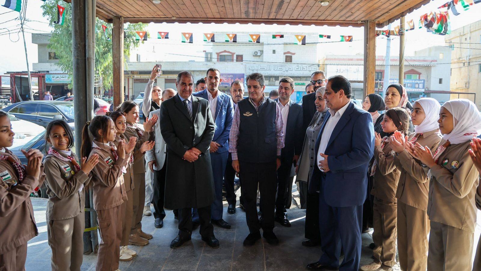  وزير الشباب يتفقد منشآت شبابية ورياضية في الأغوار الوسطى والشمالية