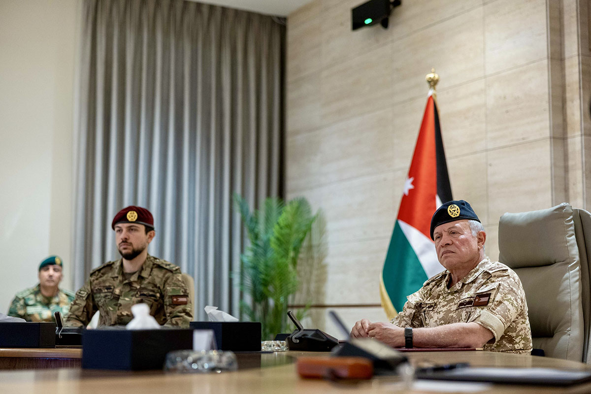  الملك يزور القيادة العامة للقوات المسلحة