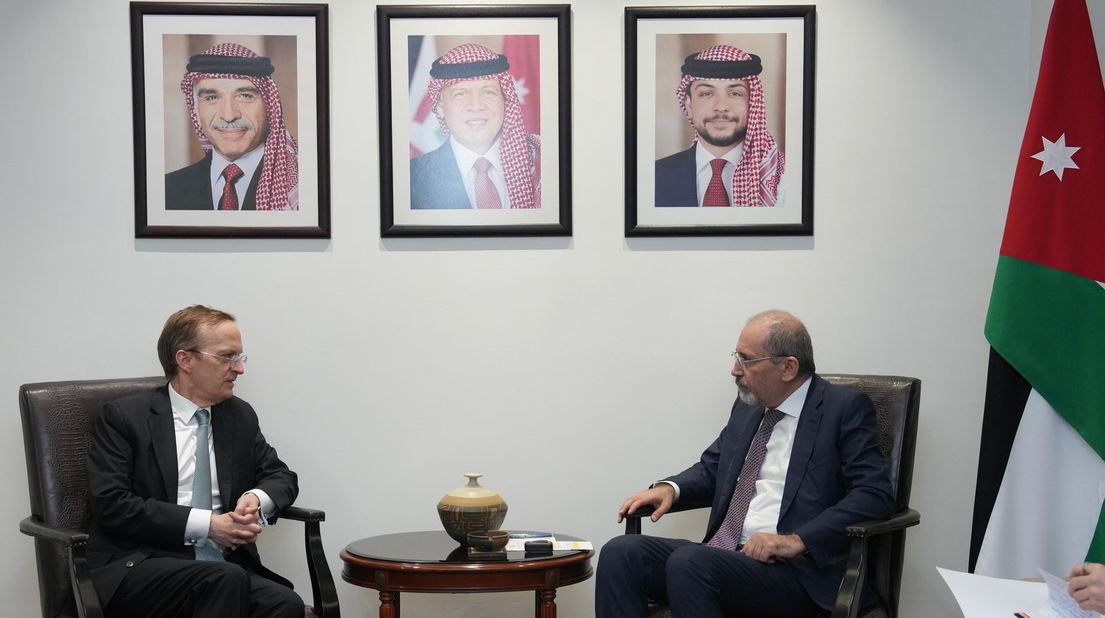  وزير الخارجية يلتقي نائب الأمين العام في جهاز العمل الخارجي الأوروبي