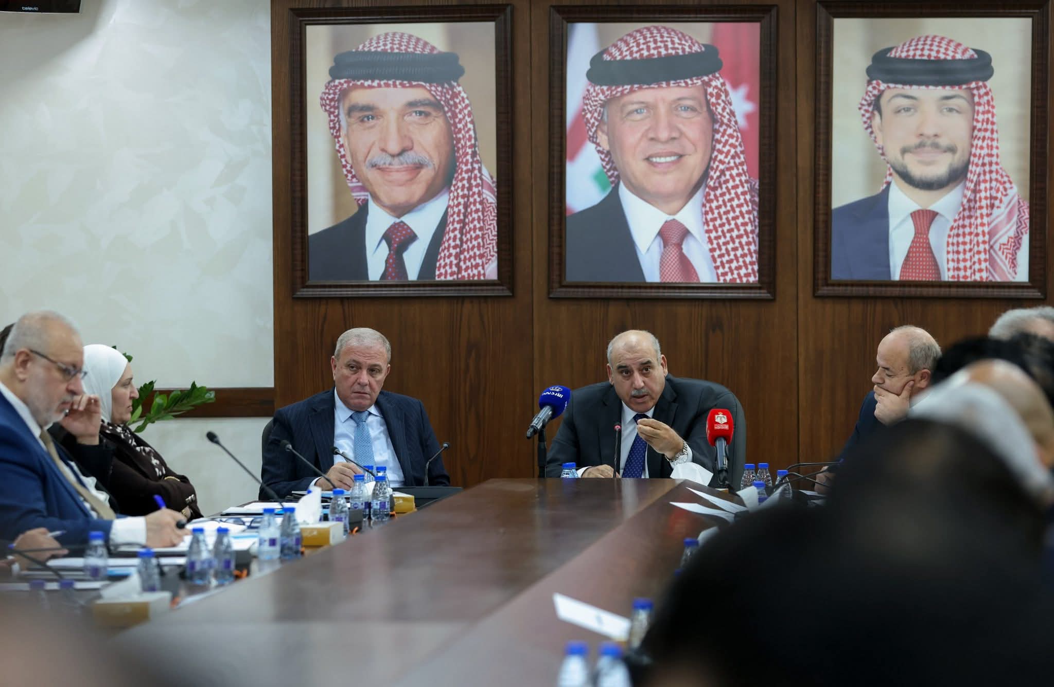 القاضي يترأس اجتماعاً لمكتب تنفيذي "النواب"