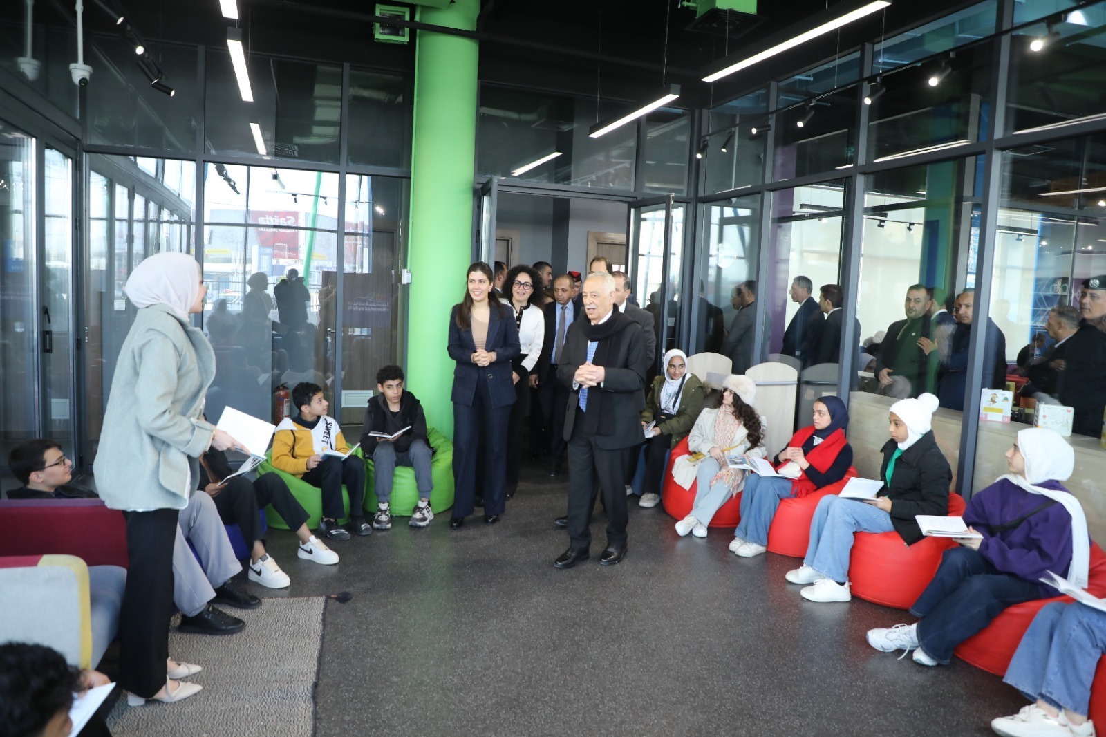  رئيس الديوان الملكي يفتتح ويتفقد مشاريع مبادرات ملكية بالزرقاء