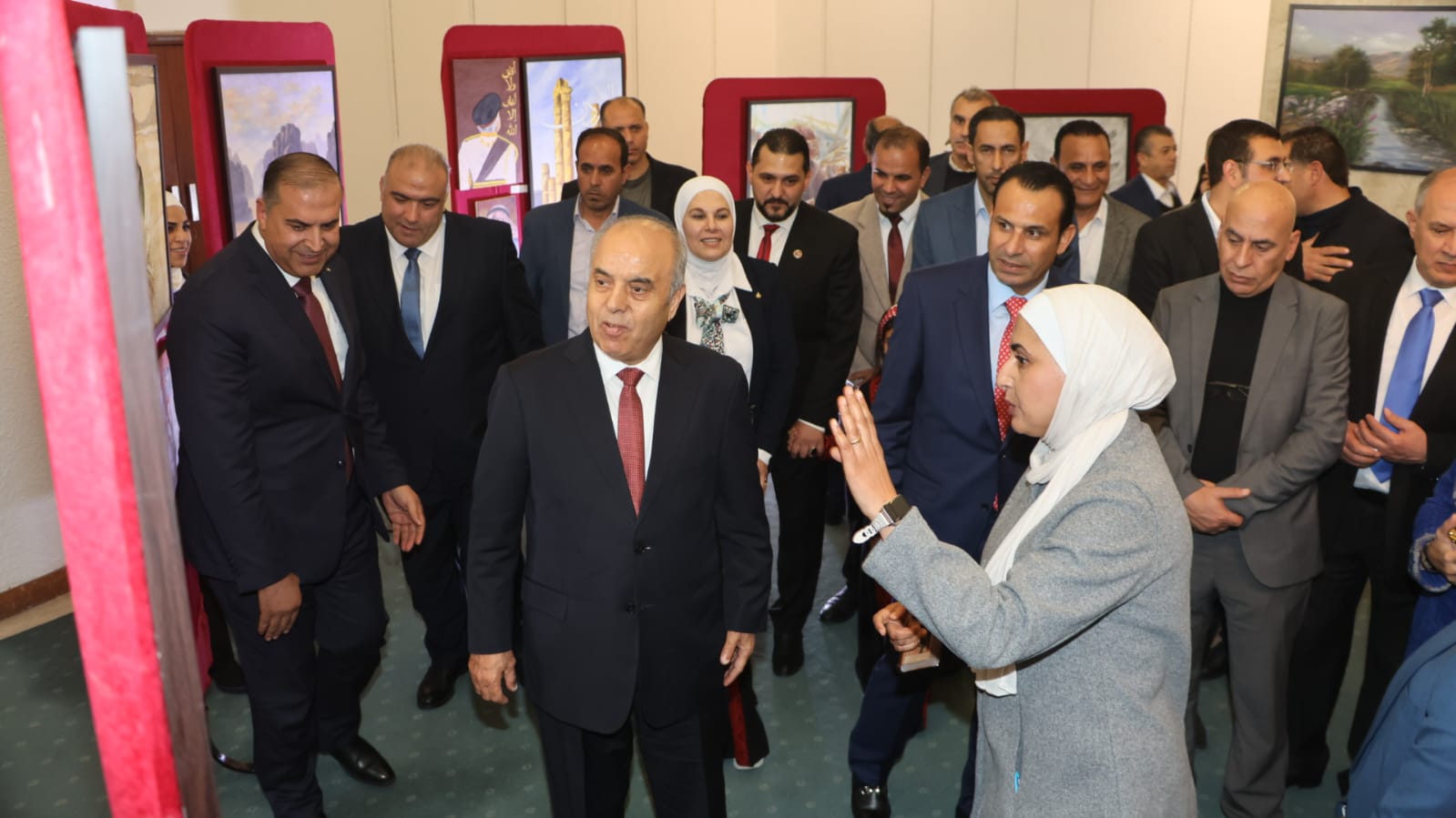  وزارة التربية تحتفل بعيد ميلاد الملك