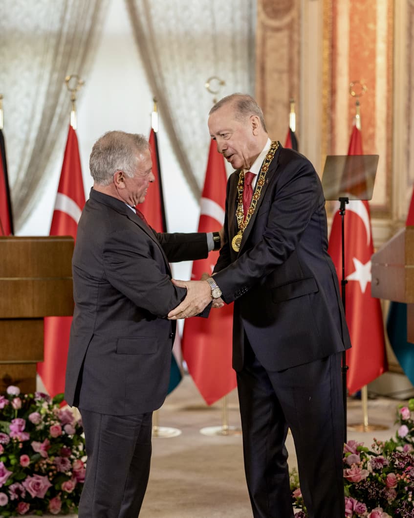  الملك والرئيس التركي يعقدان مباحثات في اسطنبول