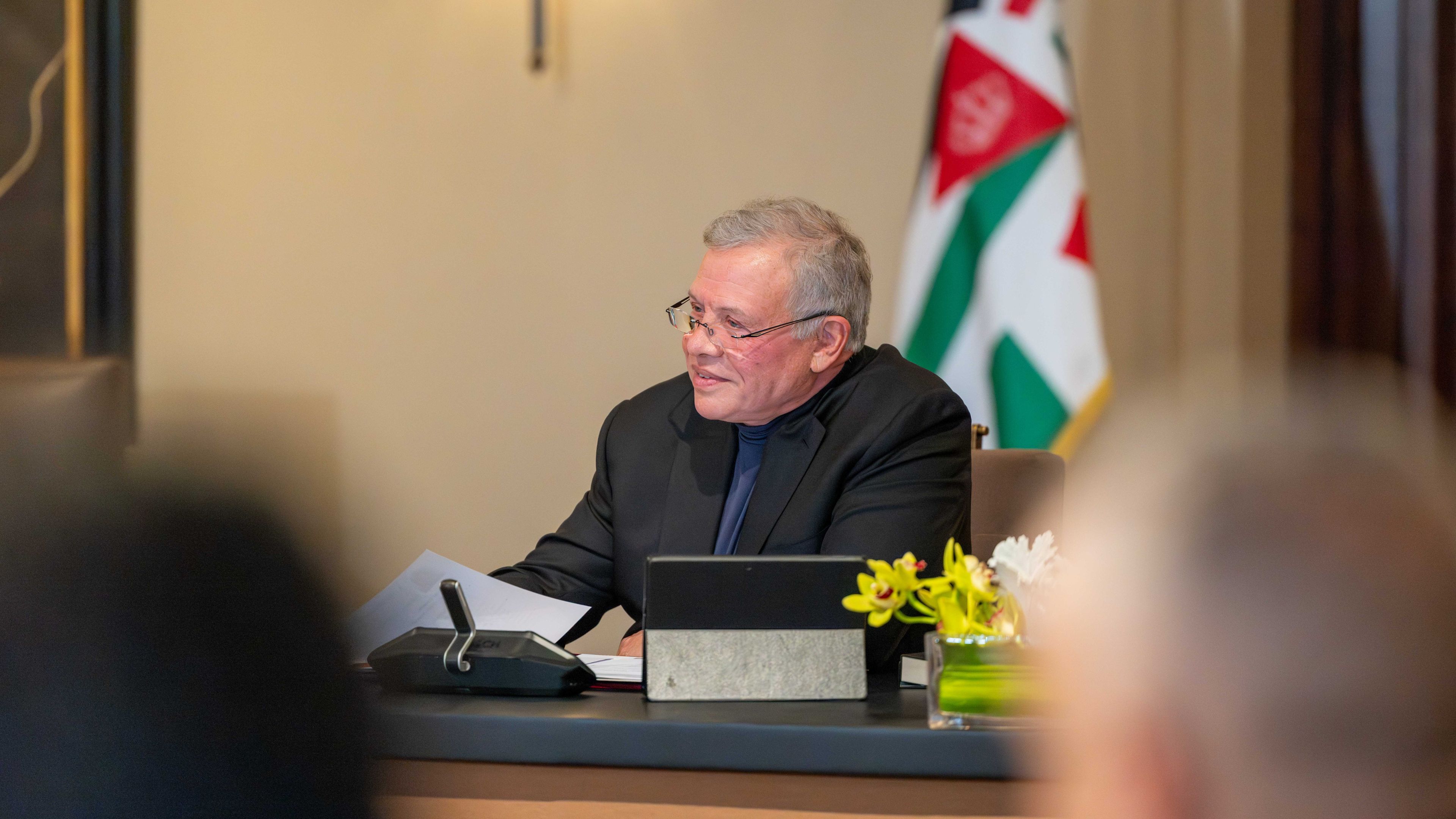  الملك يلتقي أصحاب مبادرات إنسانية وطنية 