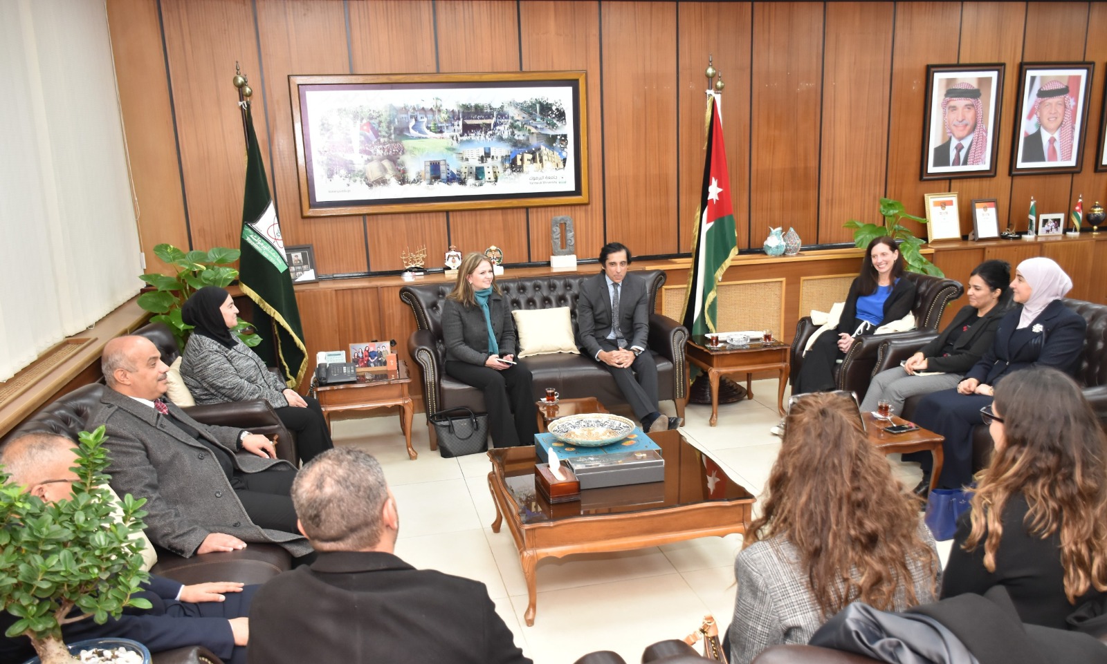  وفد من السفارة الأميركية يطلع على سير برنامج "أساس" للتعليم المبكر في اليرموك