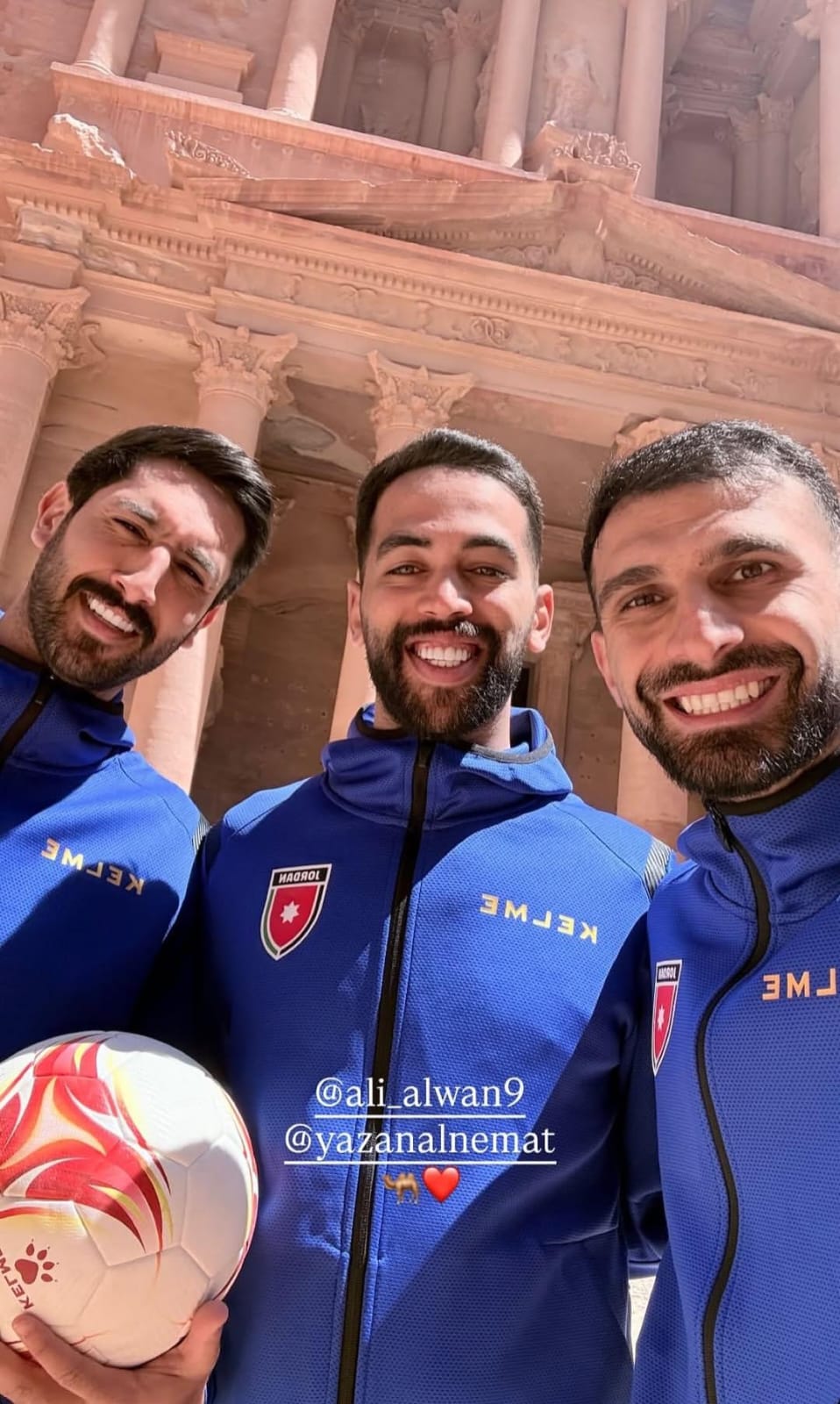  نجوم المنتخب الوطني لكرة القدم  يقودون حملة للترويج للبترا 