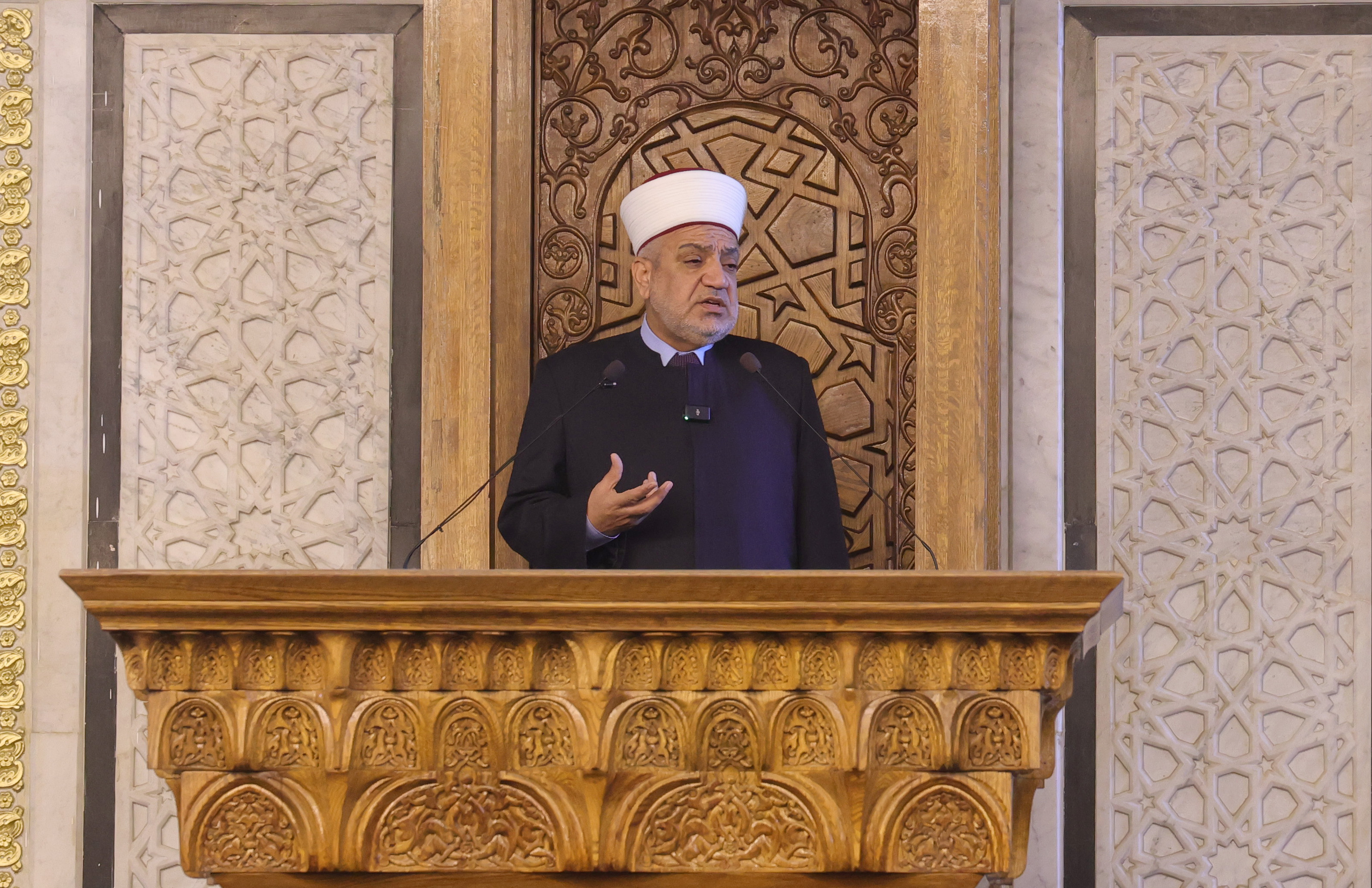  الأردنيون يؤدون صلاة عيد الفطر السعيد