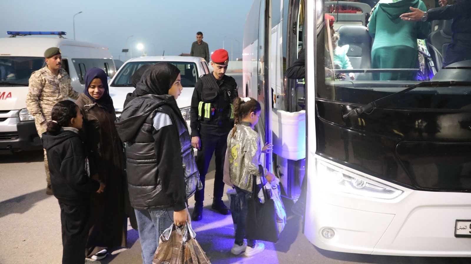  القوات المسلحة تجلي الدفعة 24 من أطفال غزة المرضى للعلاج في المملكة